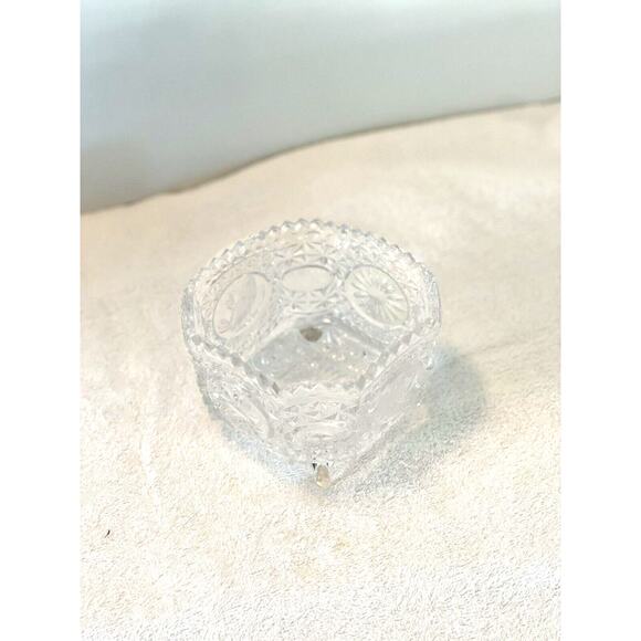 Byrdes Collection by Hofbauer Crystal Etched BIRDs Sawtooth Square Candy Dish - Picture 2 of 4